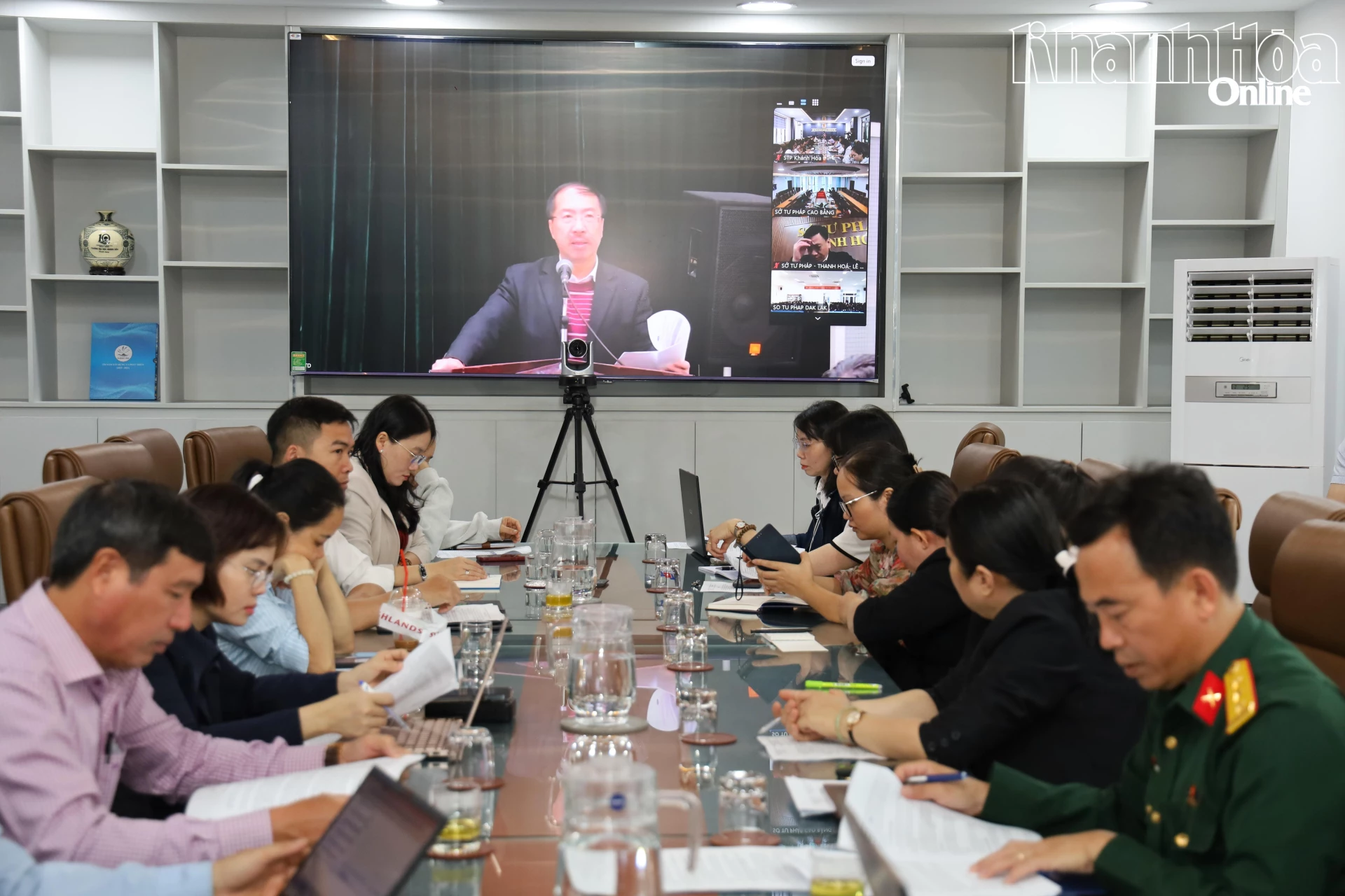 Buổi tọa đàm được tổ chức trực tuyến.