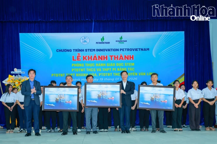 Khánh thành phòng thực hành giáo dục STEM tại 3 trường phổ thông dân tộc nội trú