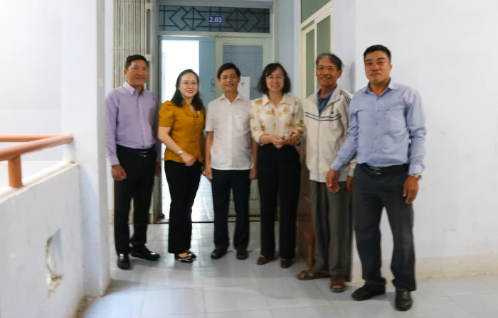 Phường Phan Rang bàn giao 2 căn nhà ở xã hội theo “Chiến dịch Quang Trung” cho người dân bị thiệt hại do mưa lũ