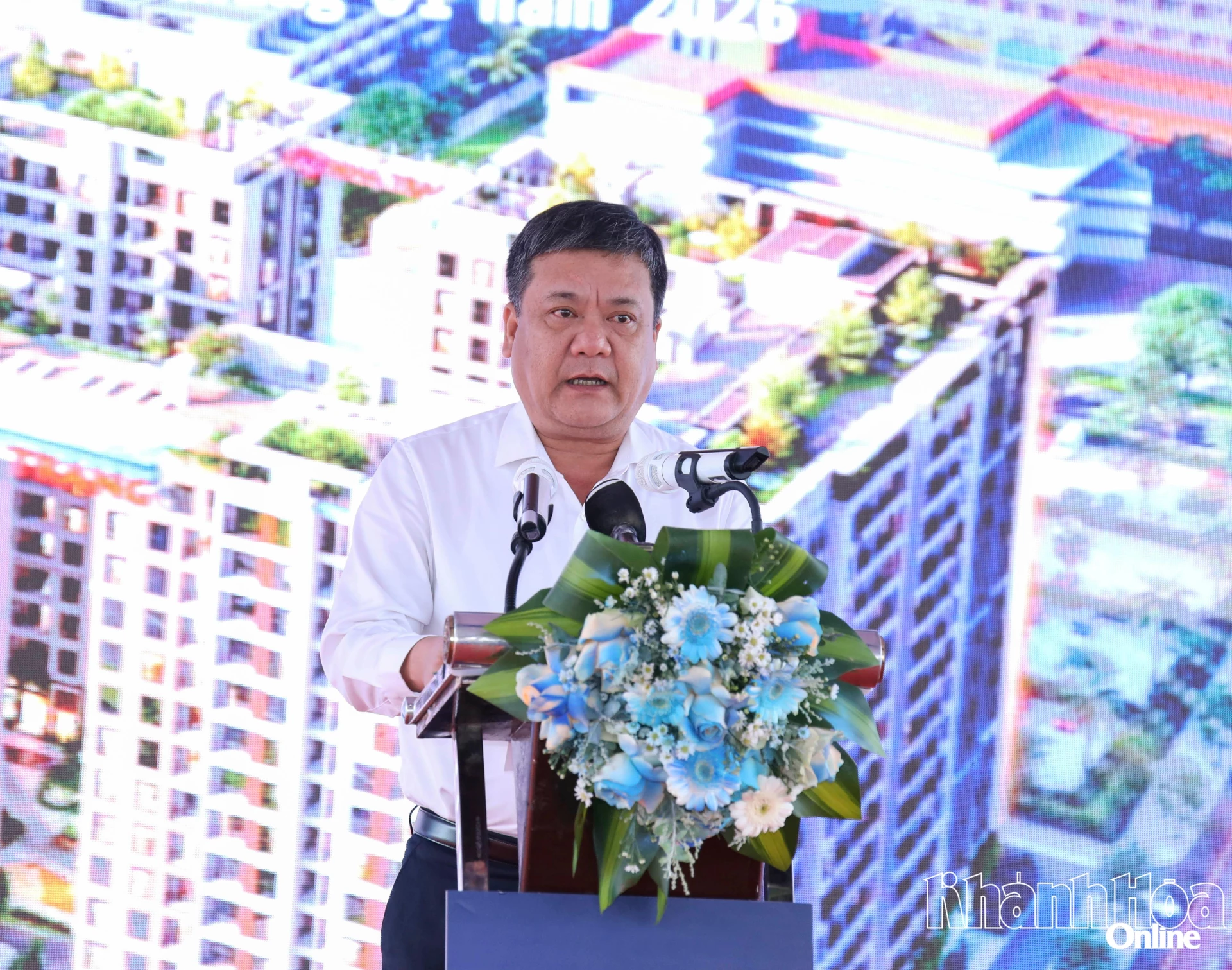 Đồng chí Trần Phong - Phó Bí thư Tỉnh ủy, Chủ tịch UBND tỉnh phát biểu tại lễ khởi công.