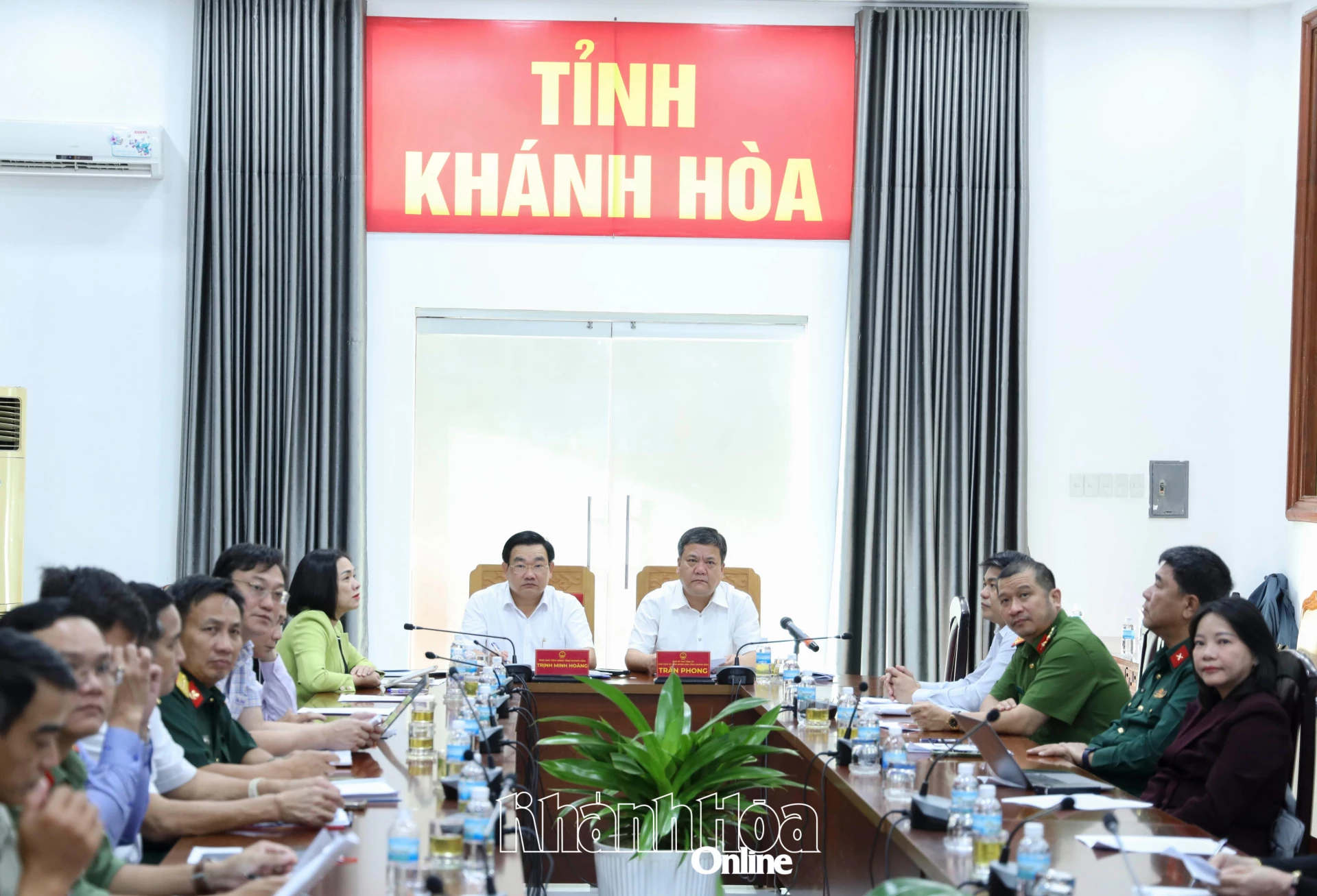 Quang cảnh cuộc họp tại điểm cầu Khánh Hòa.