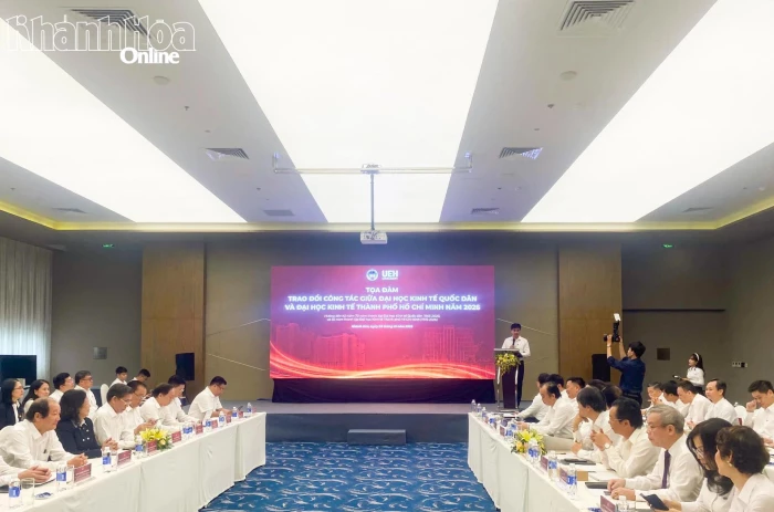 Tọa đàm trao đổi hợp tác giữa Đại học Kinh tế TP. Hồ Chí Minh và Đại học Kinh tế Quốc dân