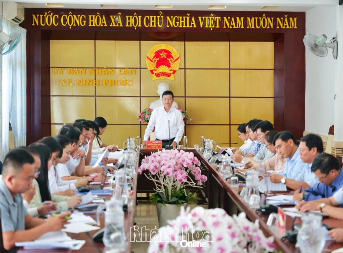 Đoàn kiểm tra số 4 kiểm tra công tác bầu cử tại 2 xã Ninh Phước và Phước Dinh