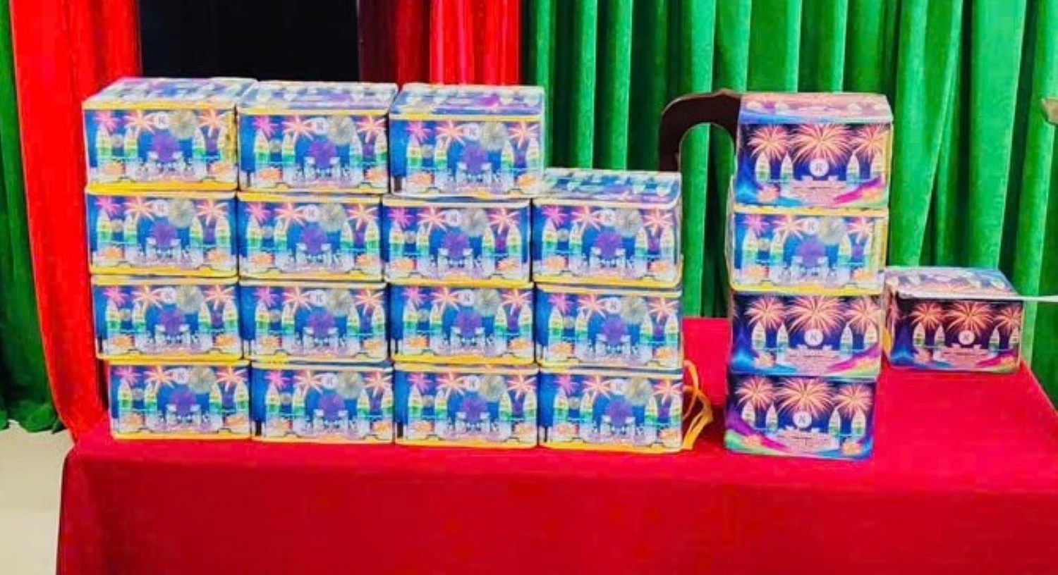 Số pháo hoa nổ mà lực lượng chức năng thu giữ.