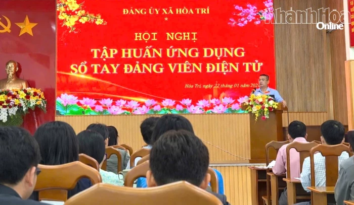 Đảng ủy xã Hòa Trí tổ chức tập huấn sử dụng ứng dụng “Sổ tay đảng viên điện tử”