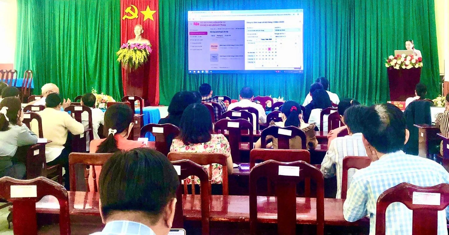 Quang cảnh buổi tập huấn.