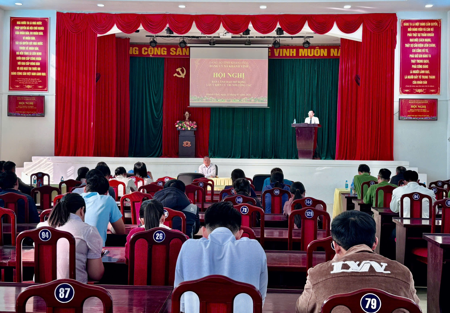 Quang cảnh hội nghị.