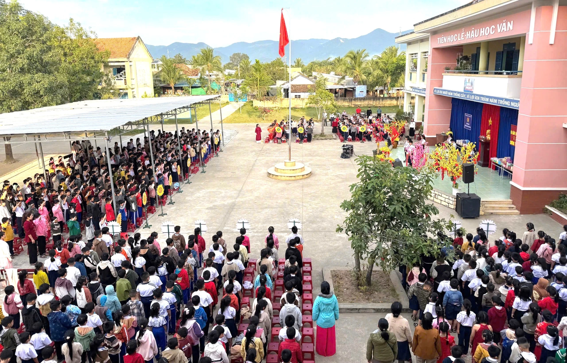 Quang cảnh lễ kỷ niệm