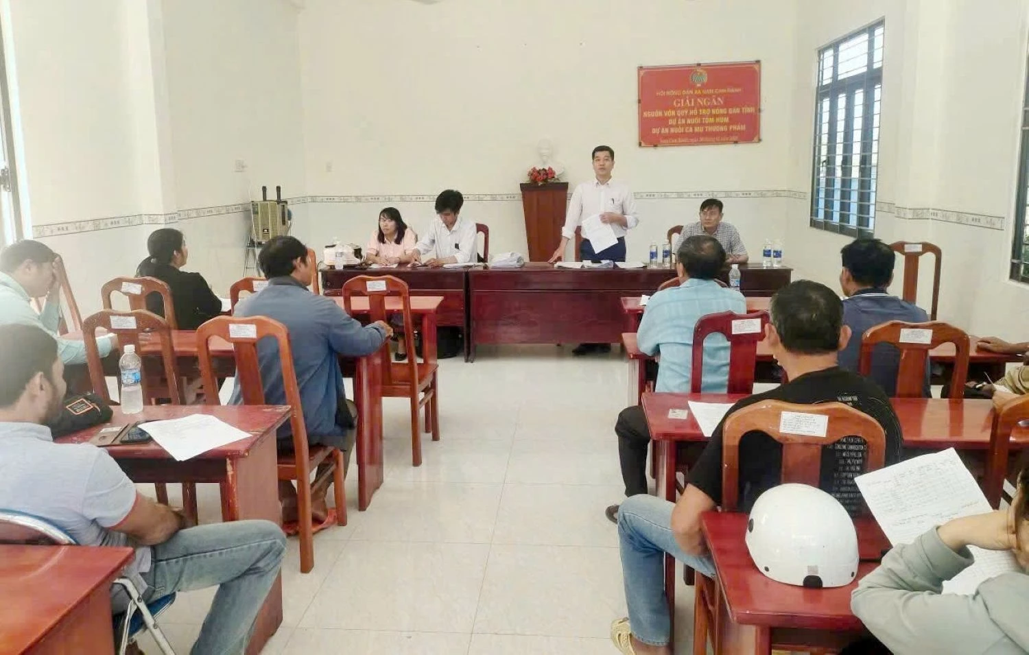 Quang cảnh tại buổi giải ngân.