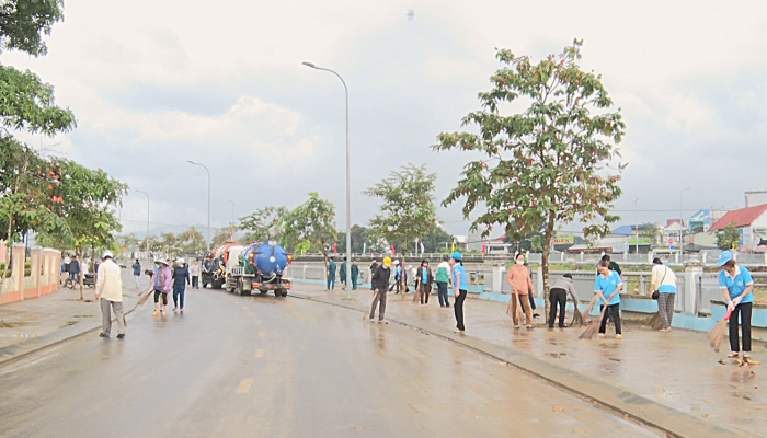 Xã Diên Khánh ra quân vệ sinh môi trường dịp Tết Nguyên đán Bính Ngọ 2026