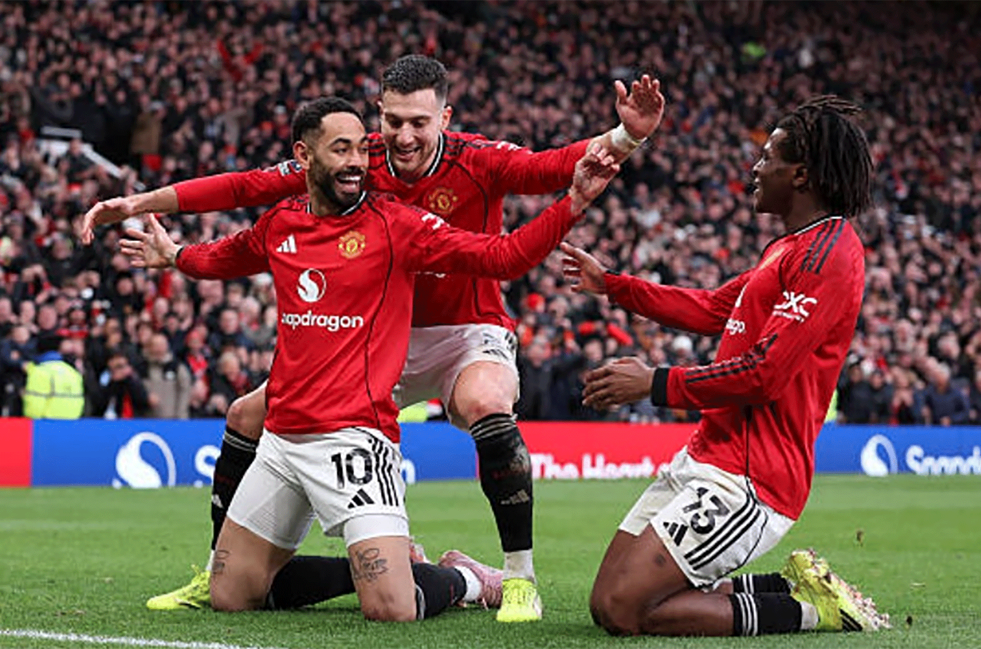 Manchester United đã có một trận đấu rất hay trước “gã hàng xóm” Manchester City.