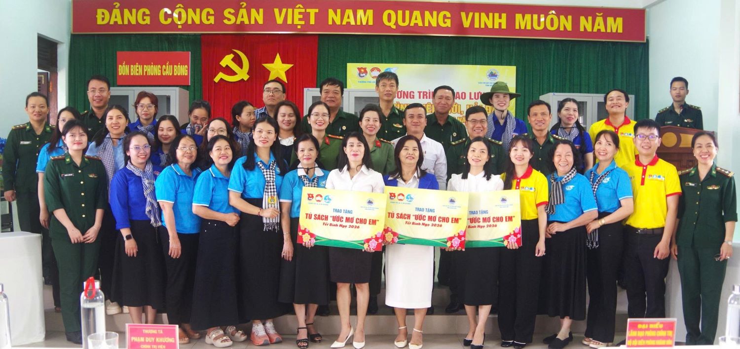 Trao tặng Tủ sách ước mơ cho Trường Tiểu học Vĩnh Phương 2 và Trường Mầm non Vĩnh Phương 2 (phường Bắc Nha Trang)