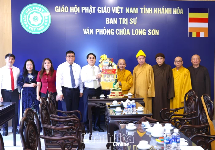 Bí thư Tỉnh ủy Khánh Hòa Nghiêm Xuân Thành thăm, chúc Tết các cơ sở tôn giáo