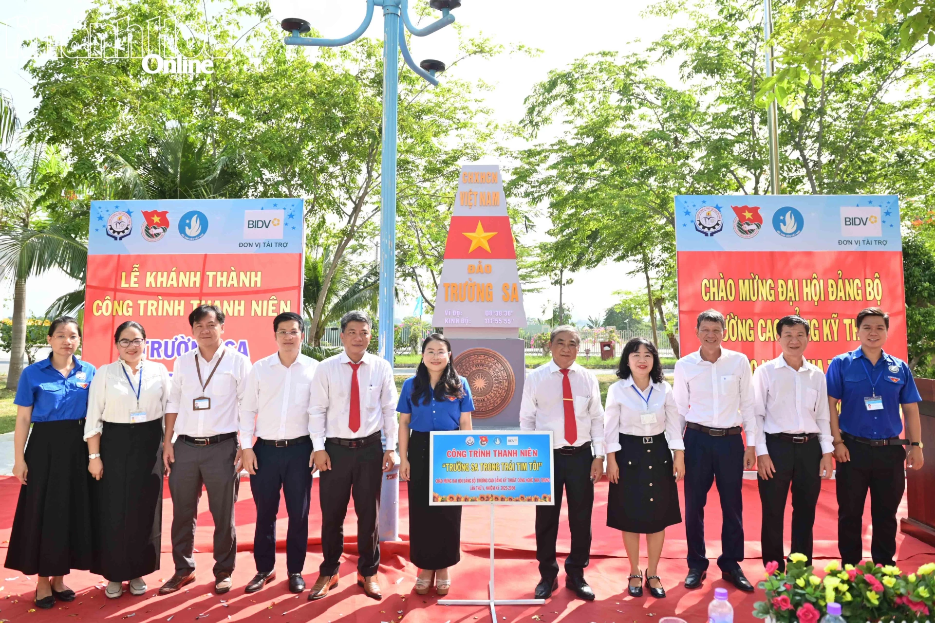 Đoàn trường - Hội Sinh viên Việt Nam Trường Cao đẳng Kỹ thuật Công nghệ Nha Trang thực hiện công trình thanh niên Trường Sa trong trái tim tôi.