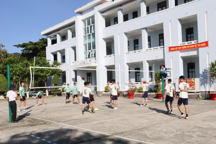 Trung đoàn 196 Hải quân tổ chức các hoạt động đầu năm mới