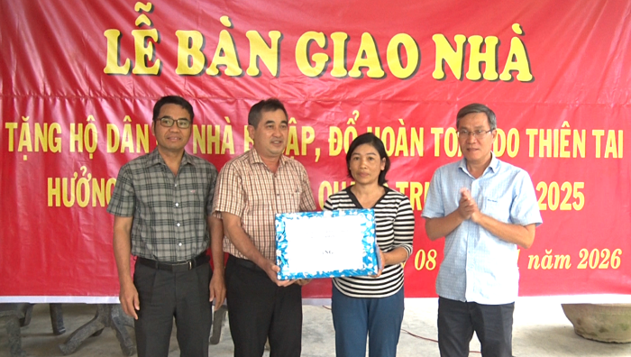 Xã Diên Khánh bàn giao nhà ở cho người dân bị thiệt hại do thiên tai