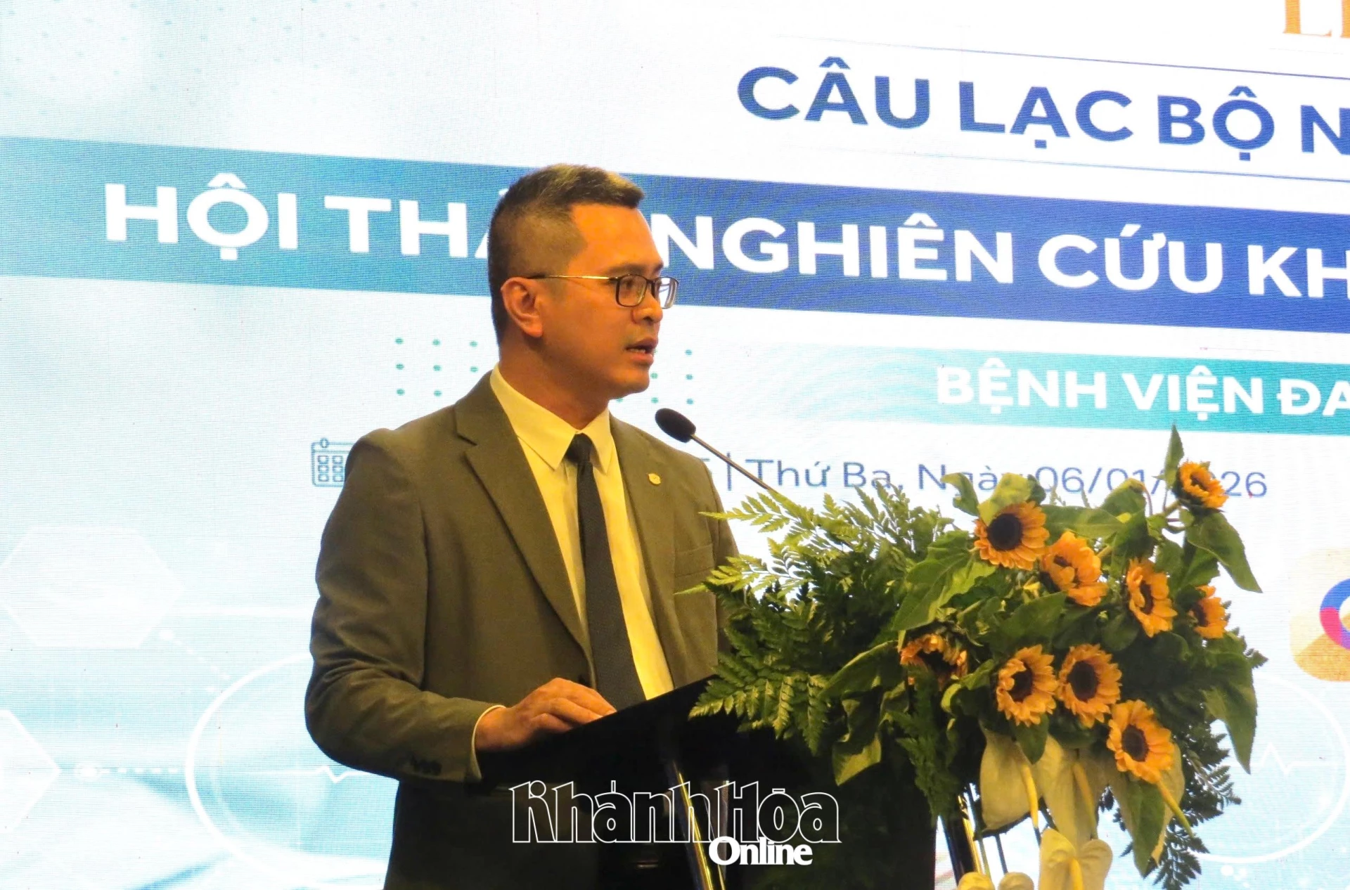 Ông  Phan  Quốc  Dũng  - Giám  đốc  Bệnh  viện  Đa  khoa  Quốc  tế Vinmec Nha Trang phát biểu tại hội nghị