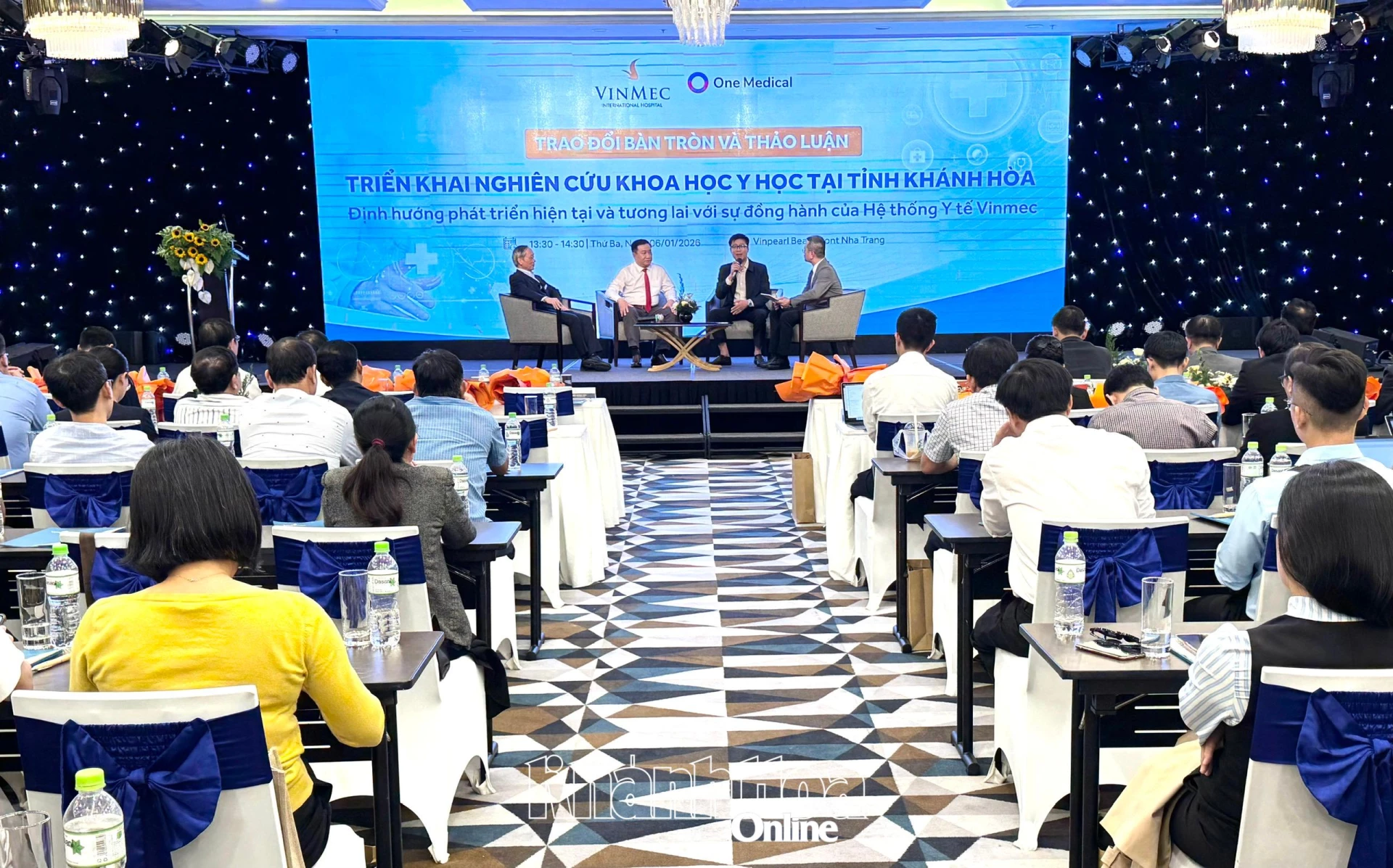 Các  đại  biểu  thảo  luận một số nội dung tại hội nghị