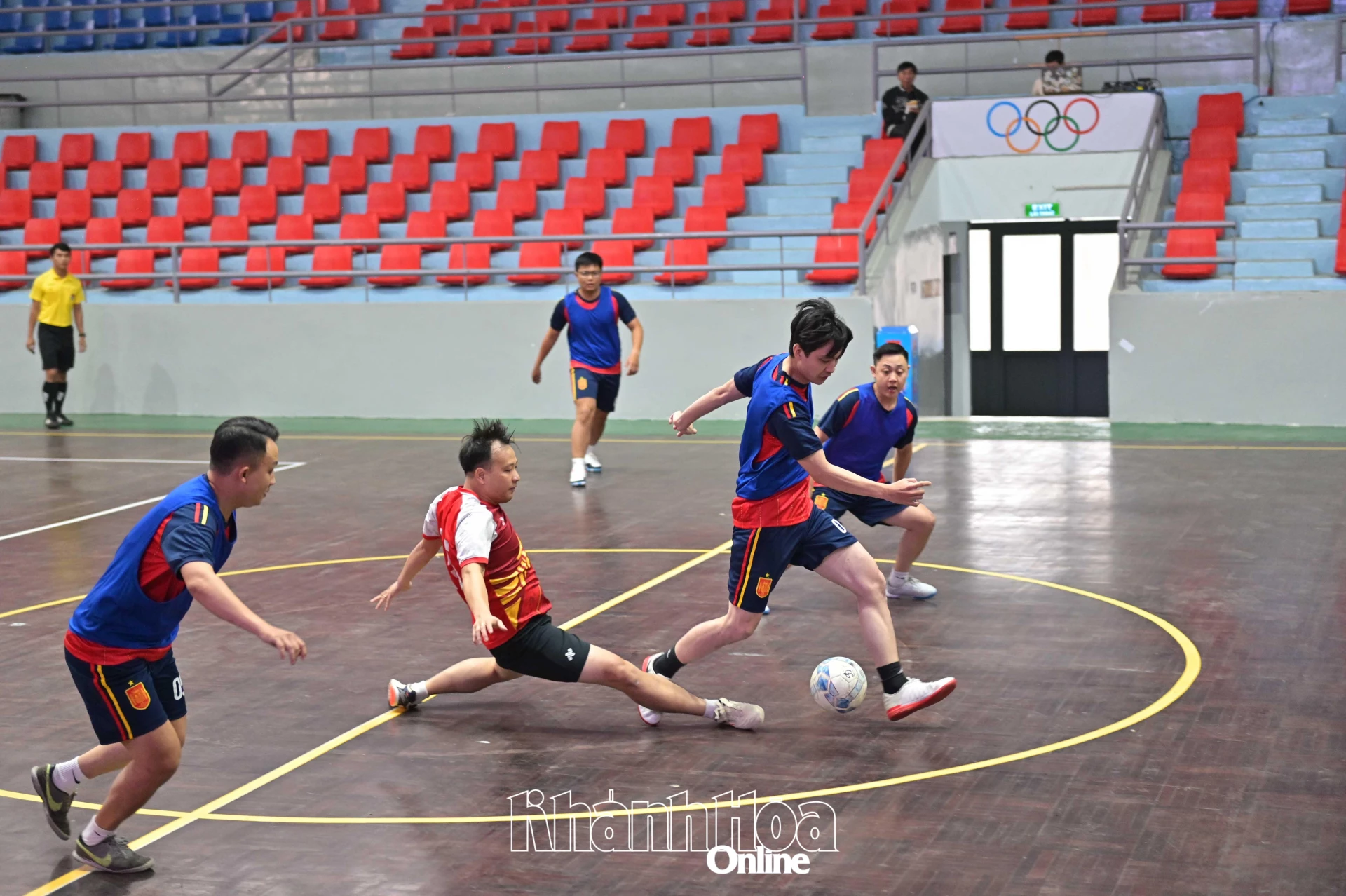 Các đội thi đấu.