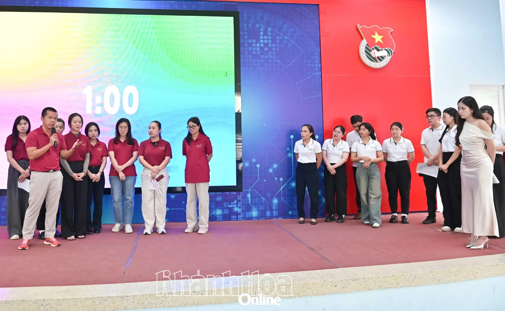 Vòng thi thử thách nói tiếng Anh.