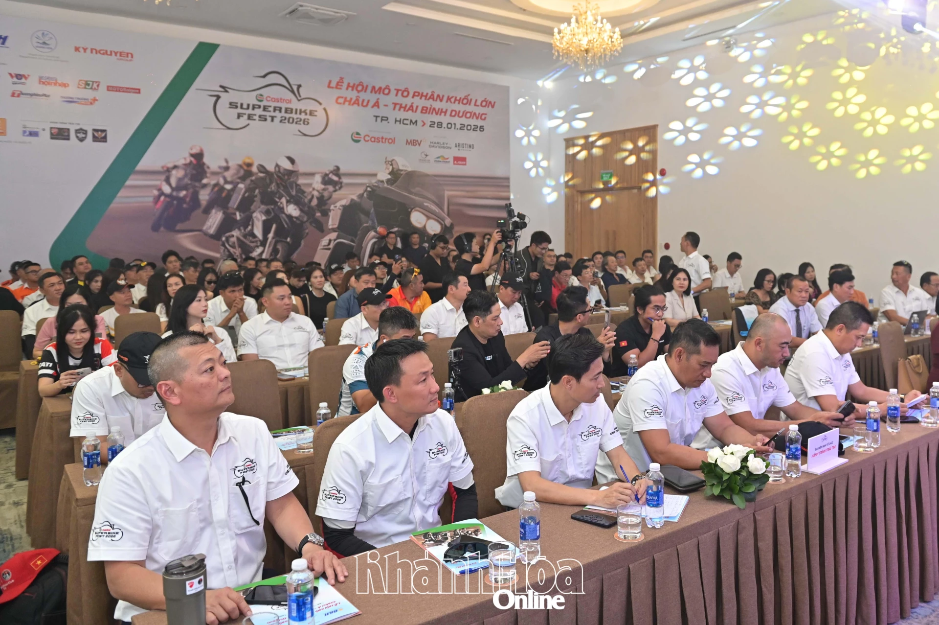 Buổi họp báo thu hút đông đảo đại diện các câu lạc bộ mô tô, biker tham gia.