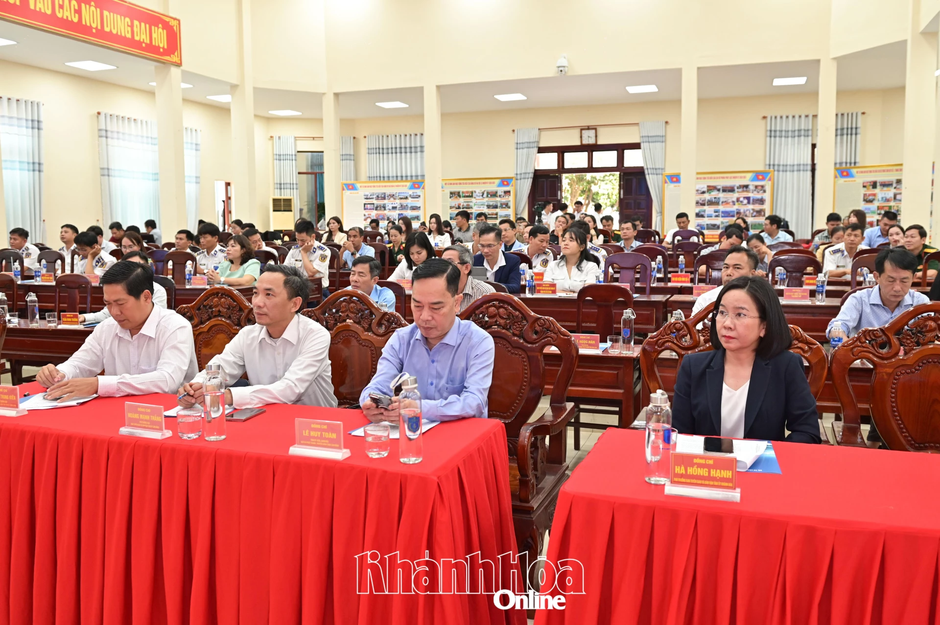 Các đại biểu dự gặp mặt.