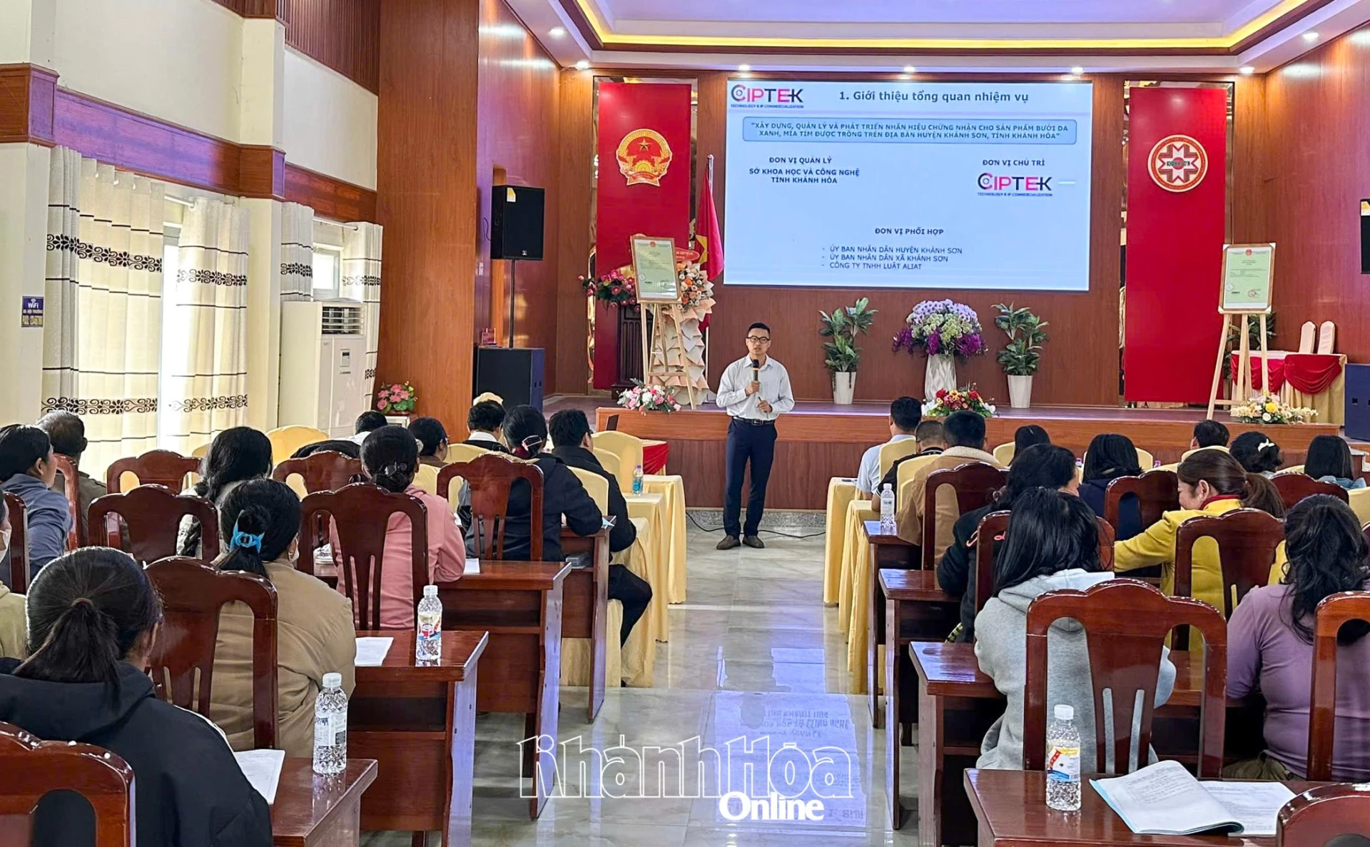 Quang cảnh tại hội thảo