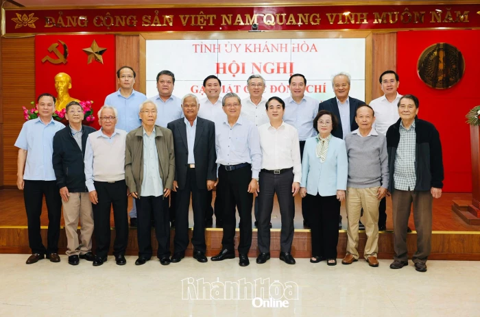 Ban Thường vụ Tỉnh ủy gặp mặt các đồng chí nguyên Thường trực Tỉnh ủy