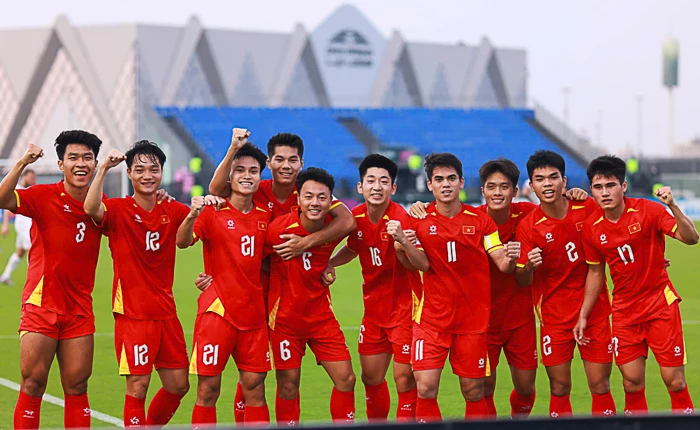 Vòng chung kết U23 châu Á: Thắng U23 Kyrgyzstan 2-1, U23 Việt Nam rộng cửa vào tứ kết