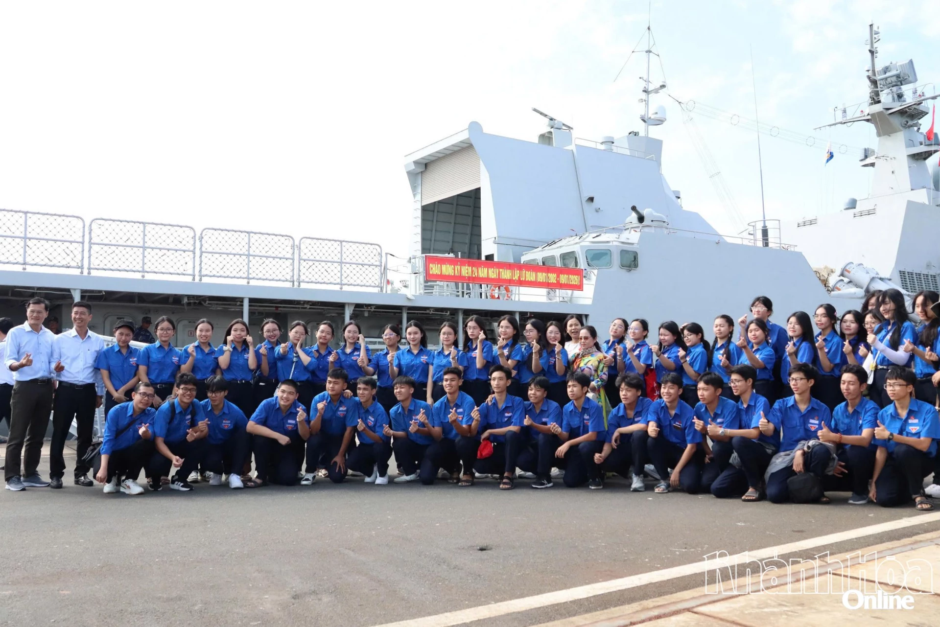 Đoàn tham quan Lữ đoàn 162.
