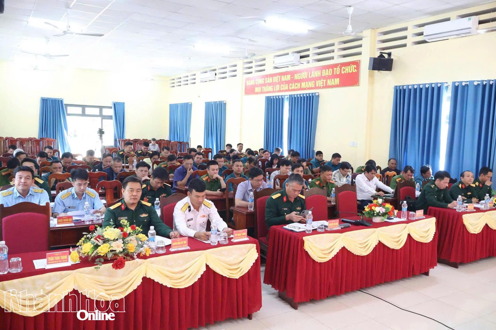 Các đại biểu dự hội nghị.