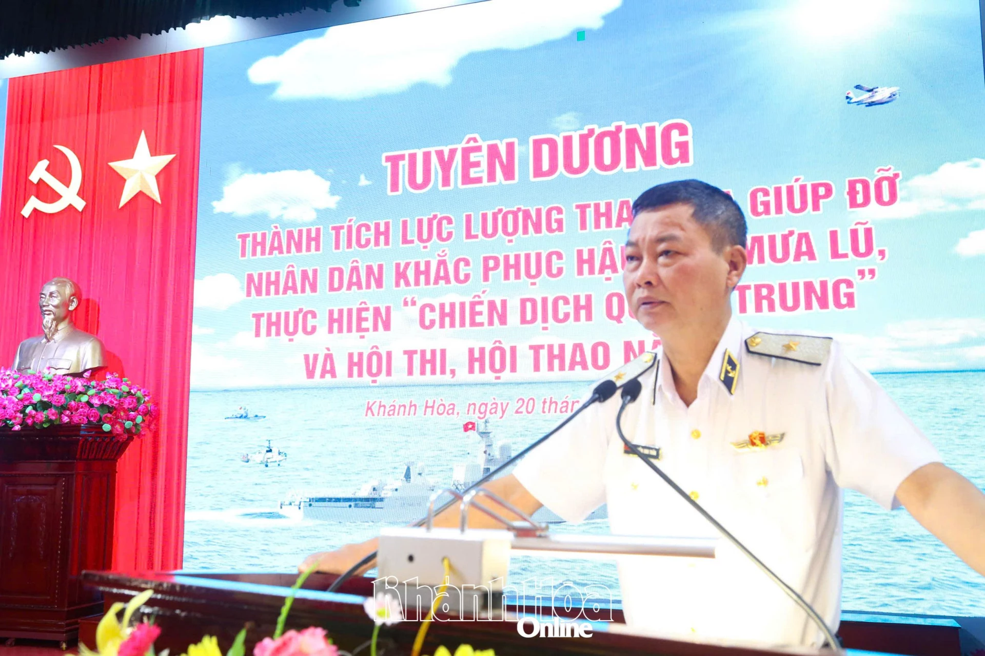 Chuẩn Đô đốc Nguyễn Anh Tuấn chủ trì hội nghị.