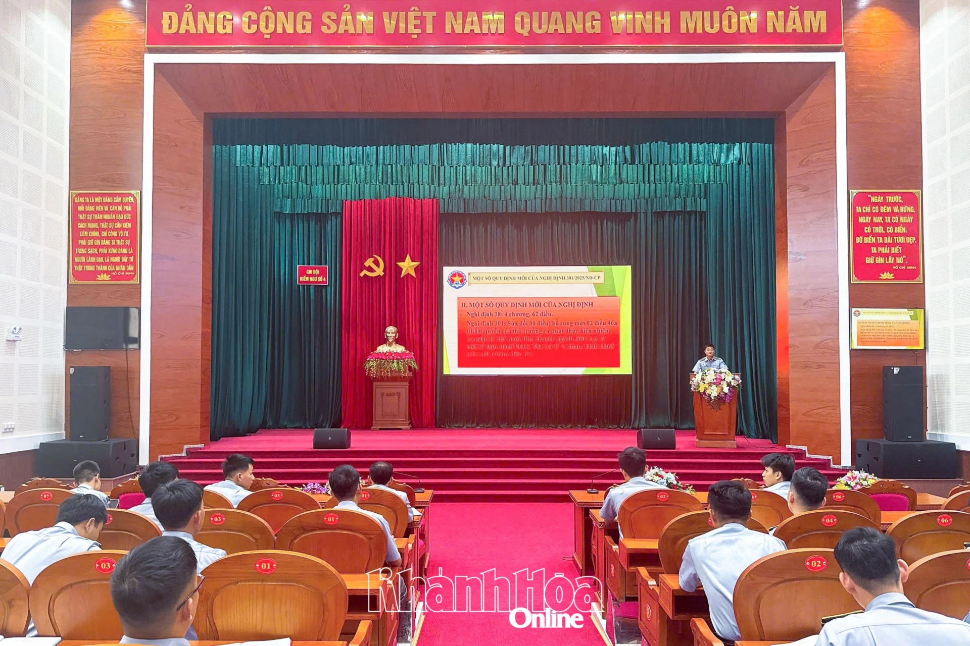 Quang cảnh tập huấn.