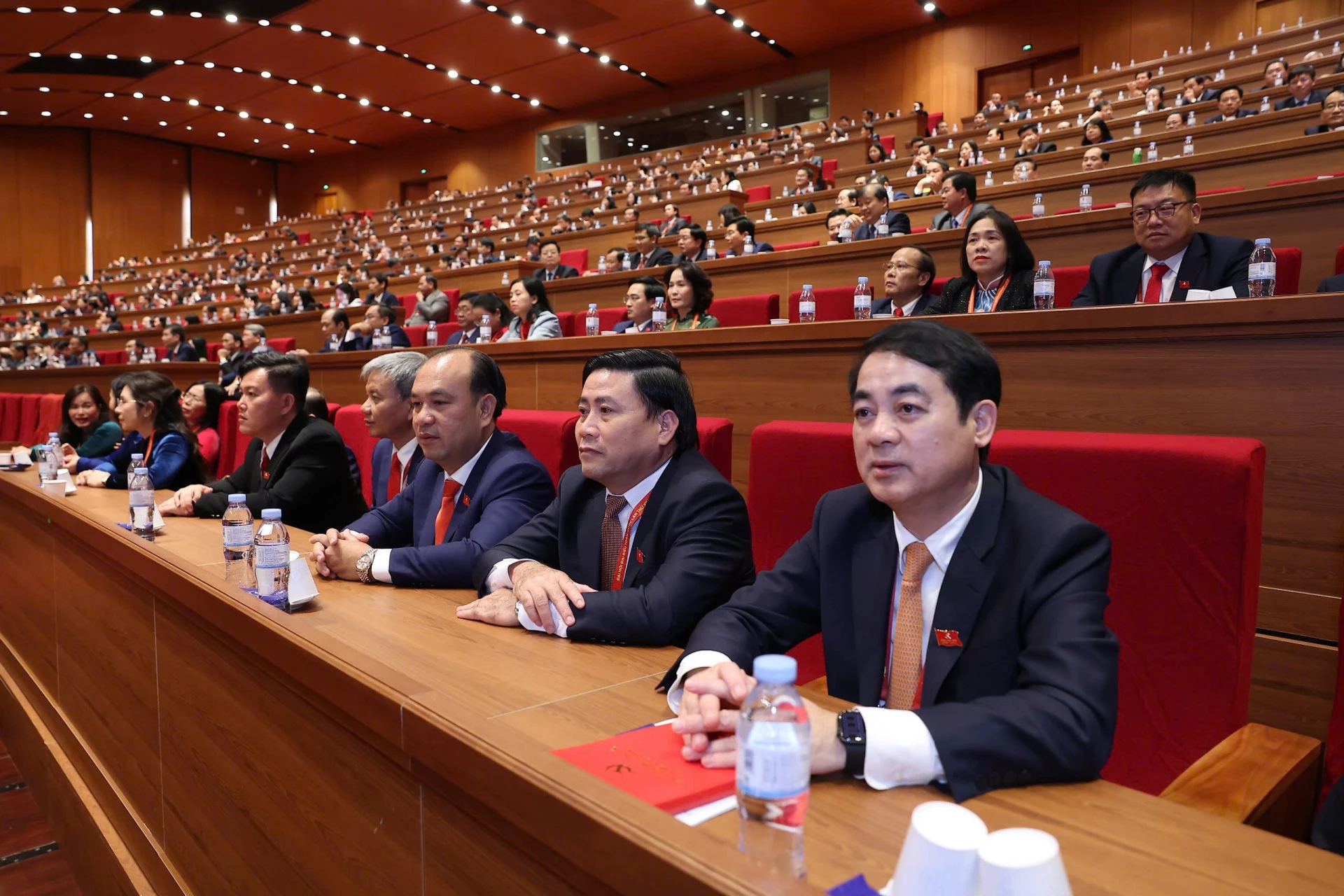 Bí thư Tỉnh ủy Nghiêm Xuân Thành và lãnh đạo tỉnh dự Đại hội ngày 22-1.