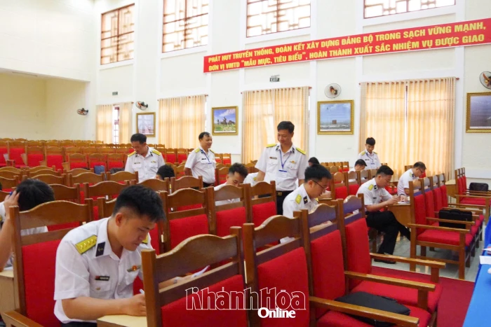 Trung tâm Huấn luyện Vùng 4 Hải quân tổ chức hội thi cán bộ giảng dạy chính trị năm 2026