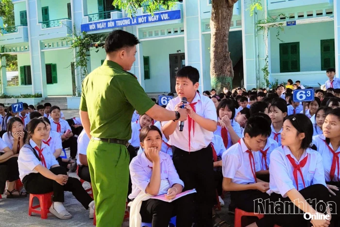 Phường Bắc Cam Ranh tuyên truyền phòng, chống ma túy cho hơn 960 học sinh, giáo viên
