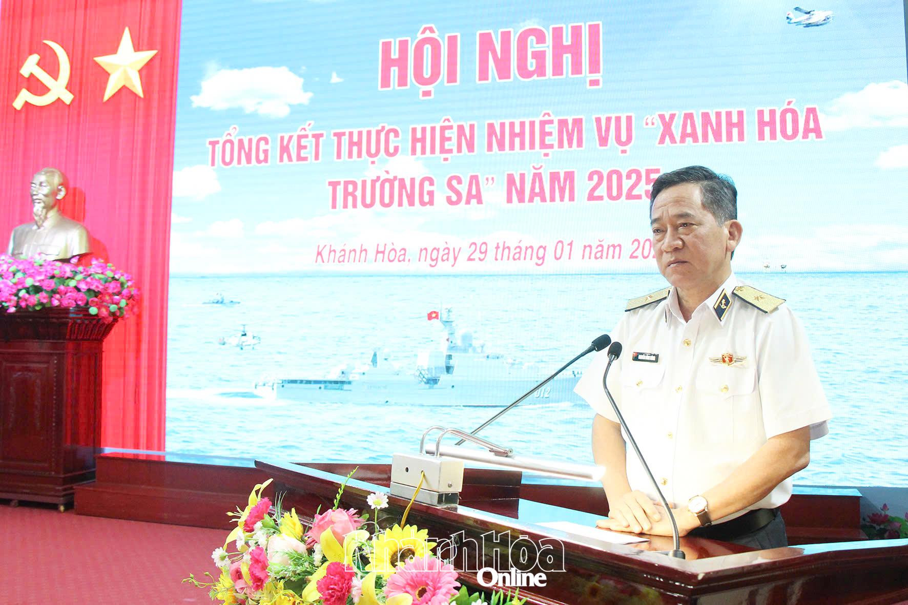 Chuẩn Đô đốc Nguyễn Đình Hùng phát biểu chỉ đạo tại hội nghị.