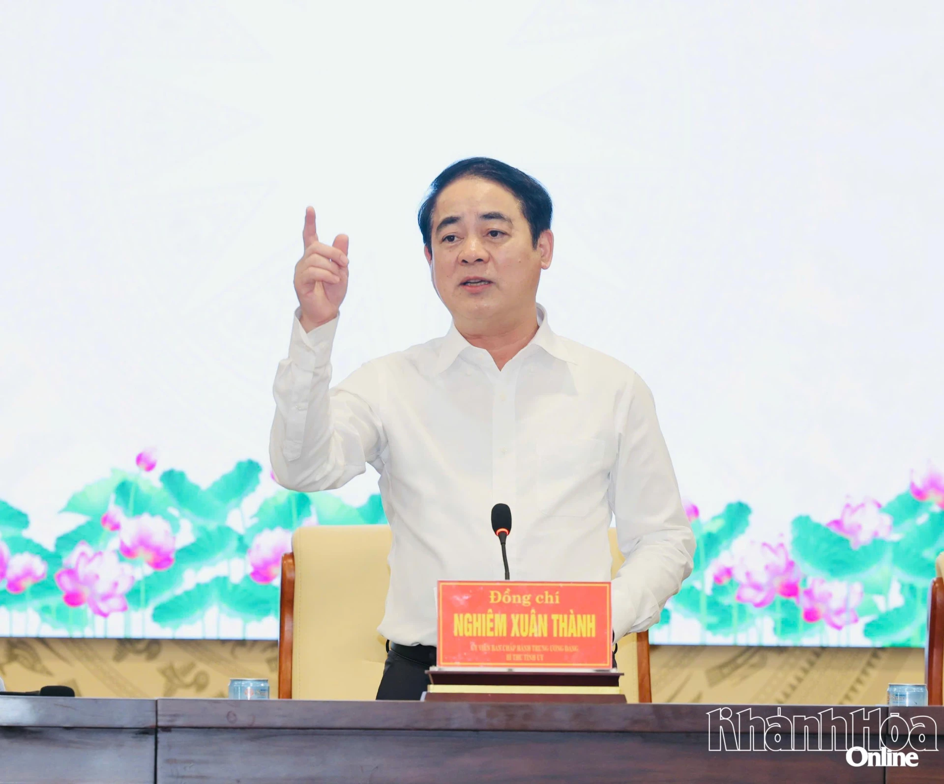 Bí thư Tỉnh ủy Nghiêm Xuân Thành phát biểu chỉ đạo hội nghị