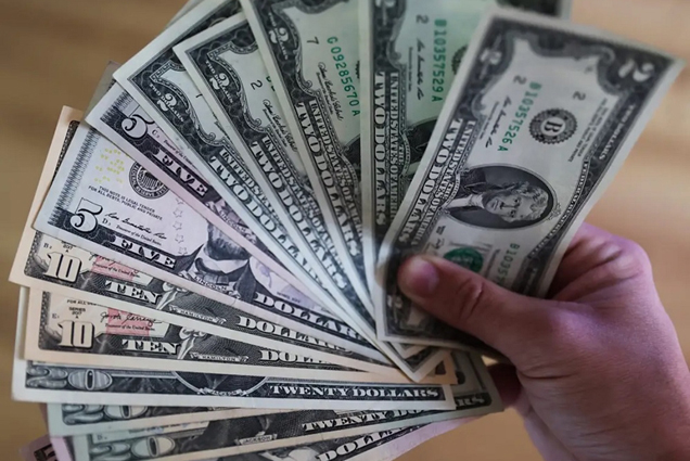 Tỷ giá USD hôm nay (4-2): Đồng USD thế giới nối dài đà tăng, trong nước giảm mạnh