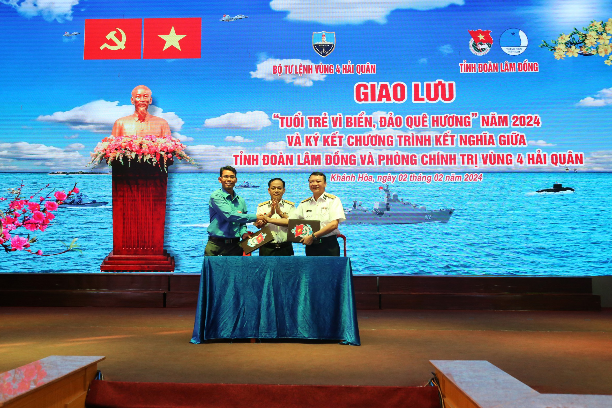 Vùng 4 Hải quân và Tỉnh đoàn Lâm Đồng: Giao lưu “Tuổi trẻ vì biển, đảo quê hương”