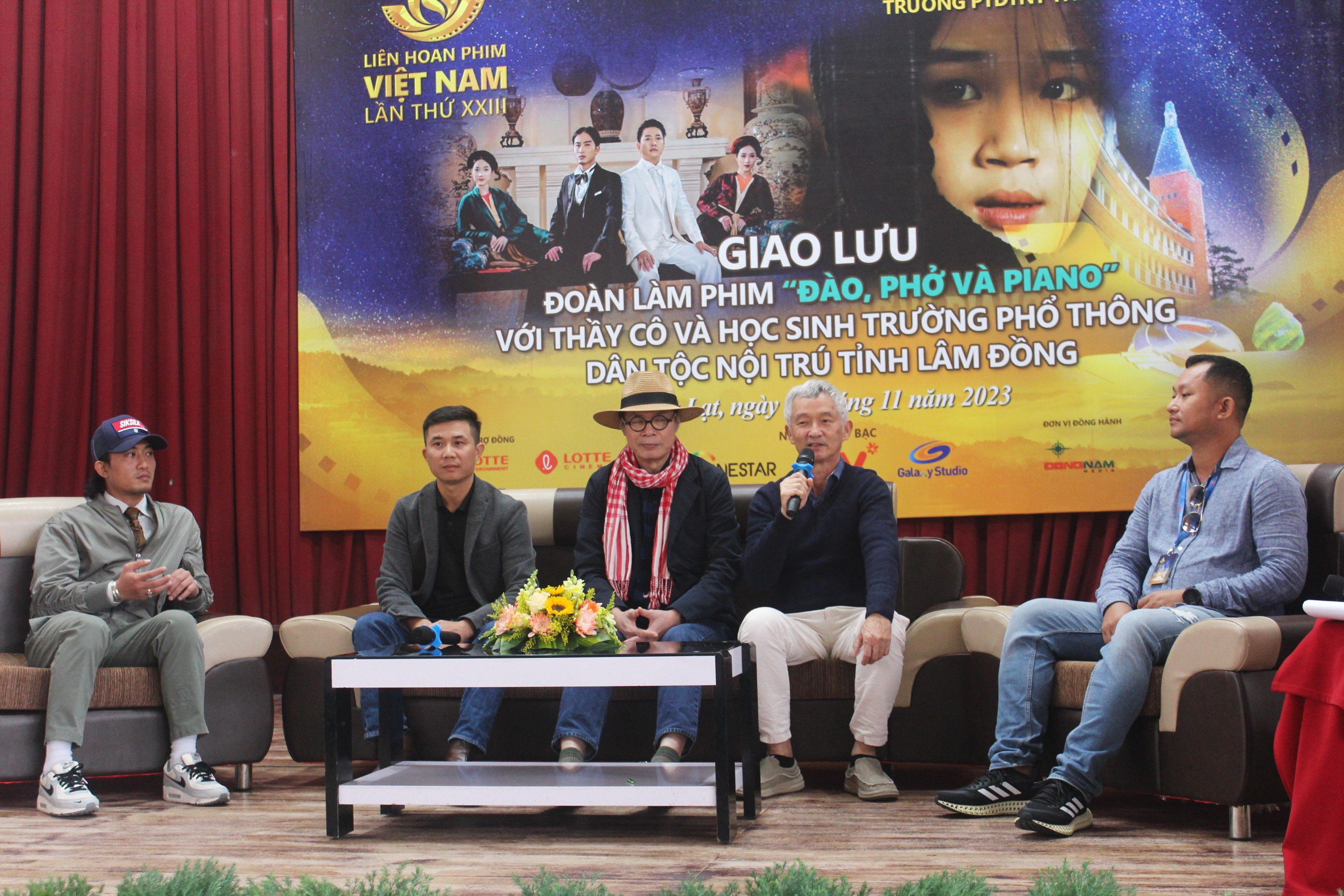 Thương người làm phim thời nay