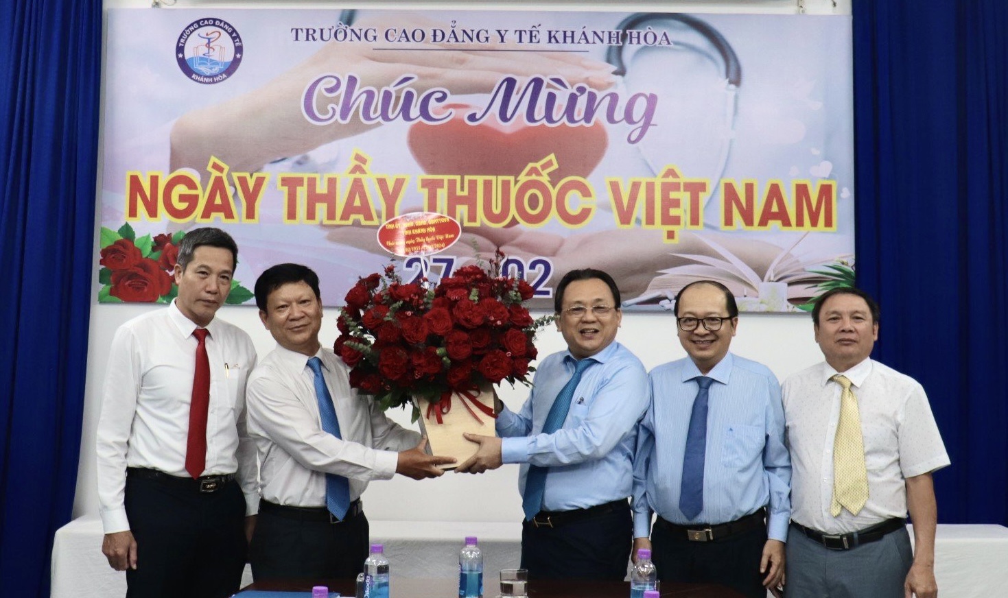 Đồng chí Lê Hữu Hoàng thăm chúc mừng Trường Cao đẳng Y tế Khánh Hoà