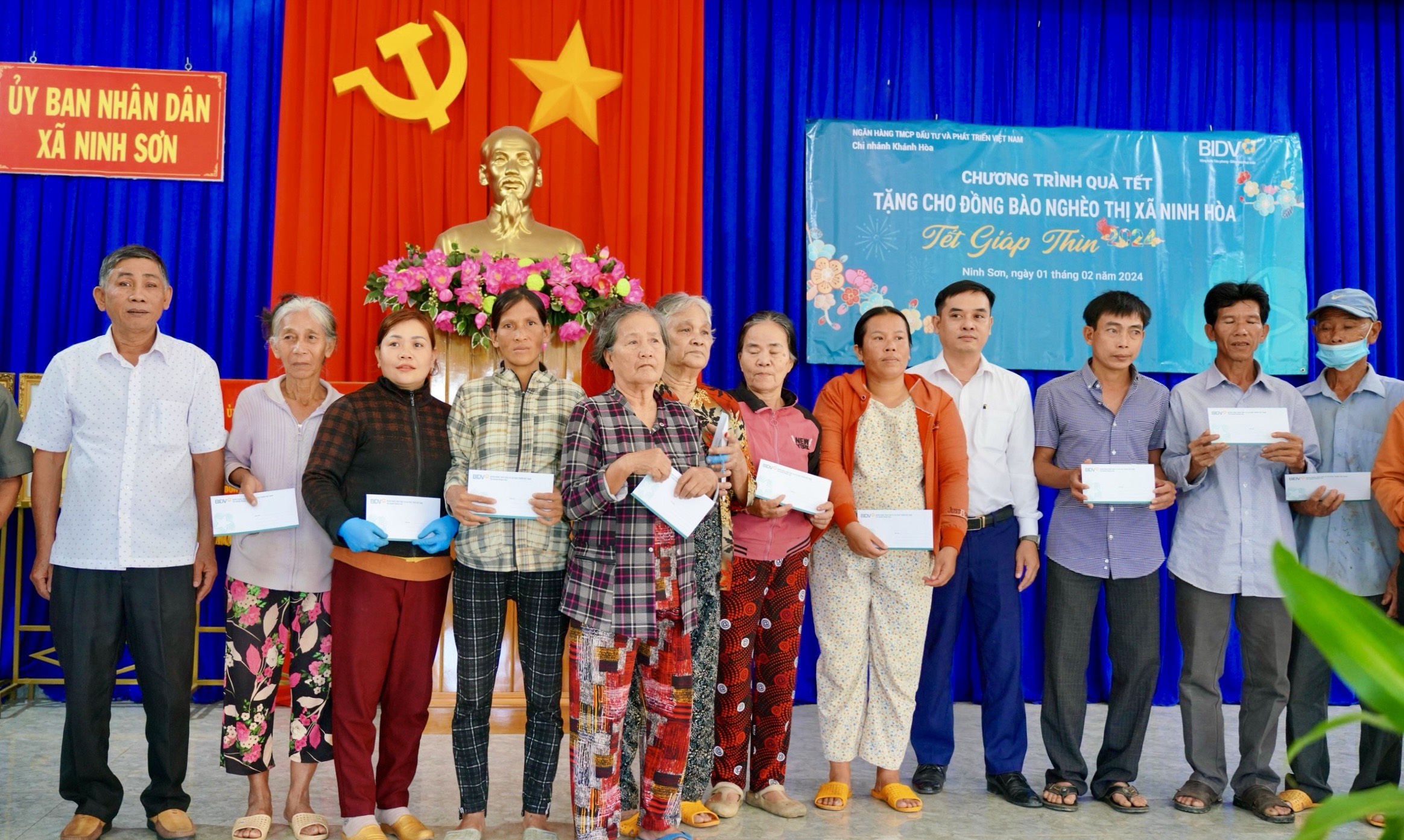 BIDV Chi nhánh Khánh Hòa tặng 200 suất quà cho hộ dân bị thiệt hại do thiên tai