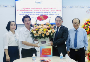 Bí thư Tỉnh ủy Nguyễn Hải Ninh thăm các cơ sở y tế