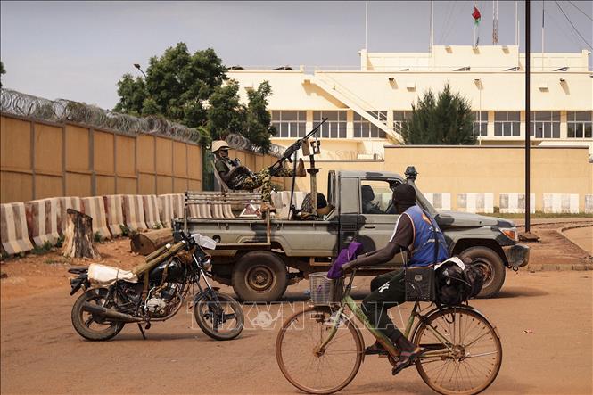 Binh sĩ Burkina Faso được triển khai trên đường phố Ouagadougou. Ảnh tư liệu: AFP/TTXVN

