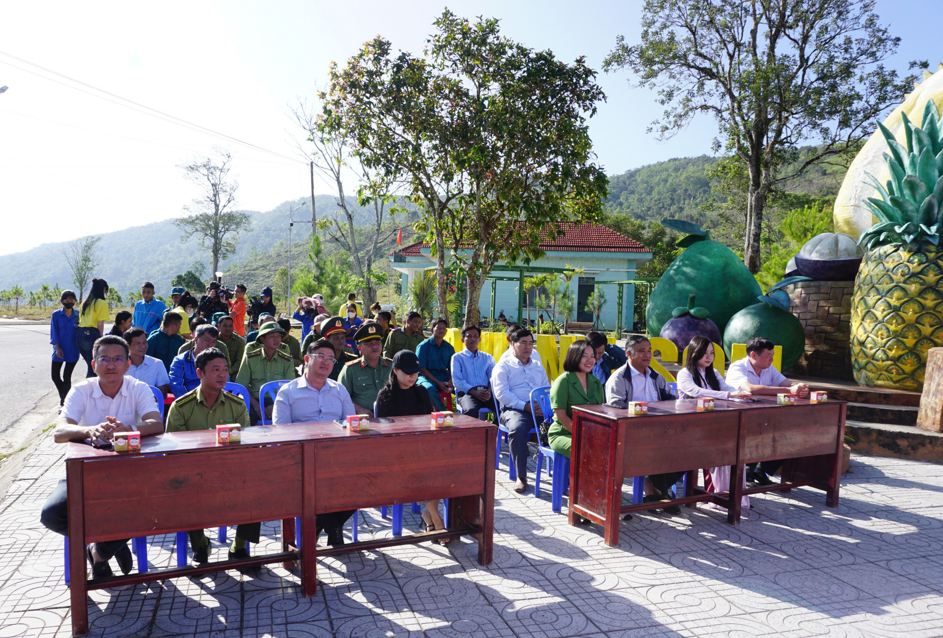 Lãnh đạo các đơn vị tham dự chương trình hưởng ứng Tết trồng cây đời đời nhớ ơn Bác Hồ Xuân Giáp Thìn 2024