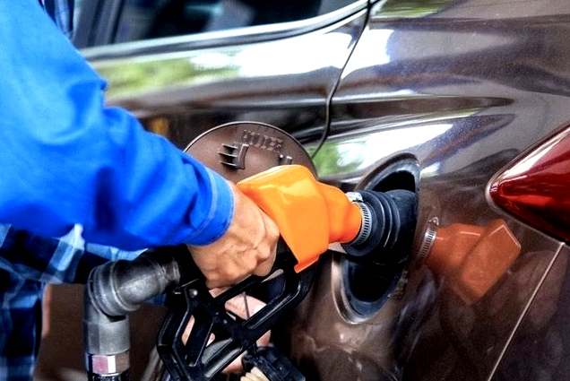 Giá xăng dầu giảm 300-500 đồng/lít tại kỳ điều hành ngày 23-2?