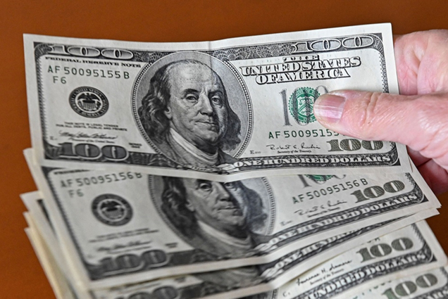 Tỷ giá USD hôm nay (10-2): Đồng USD “xập xình” quanh mốc 104