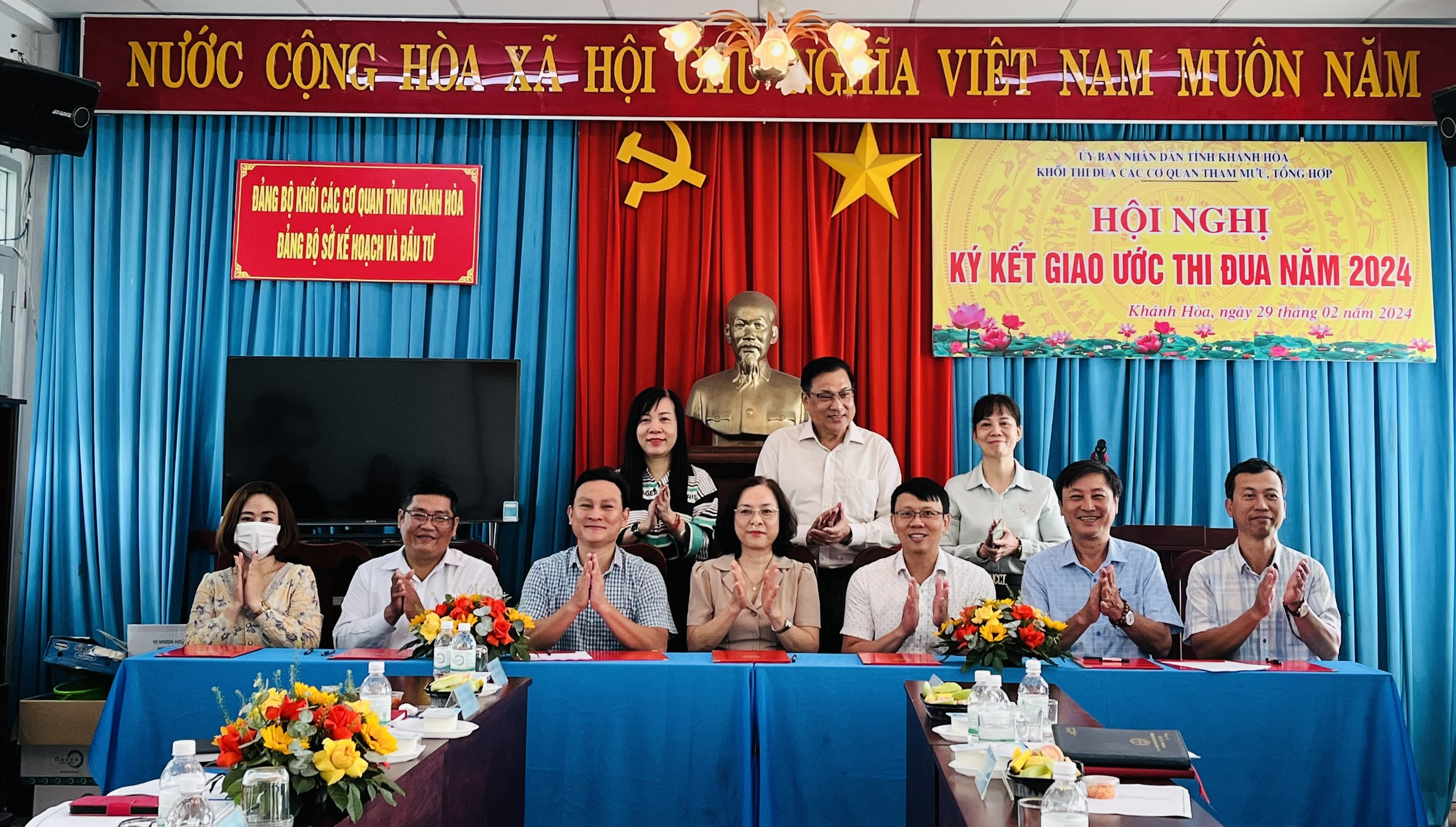 Khối thi đua các cơ quan tham mưu, tổng hợp: Ký kết giao ước thi đua năm 2024