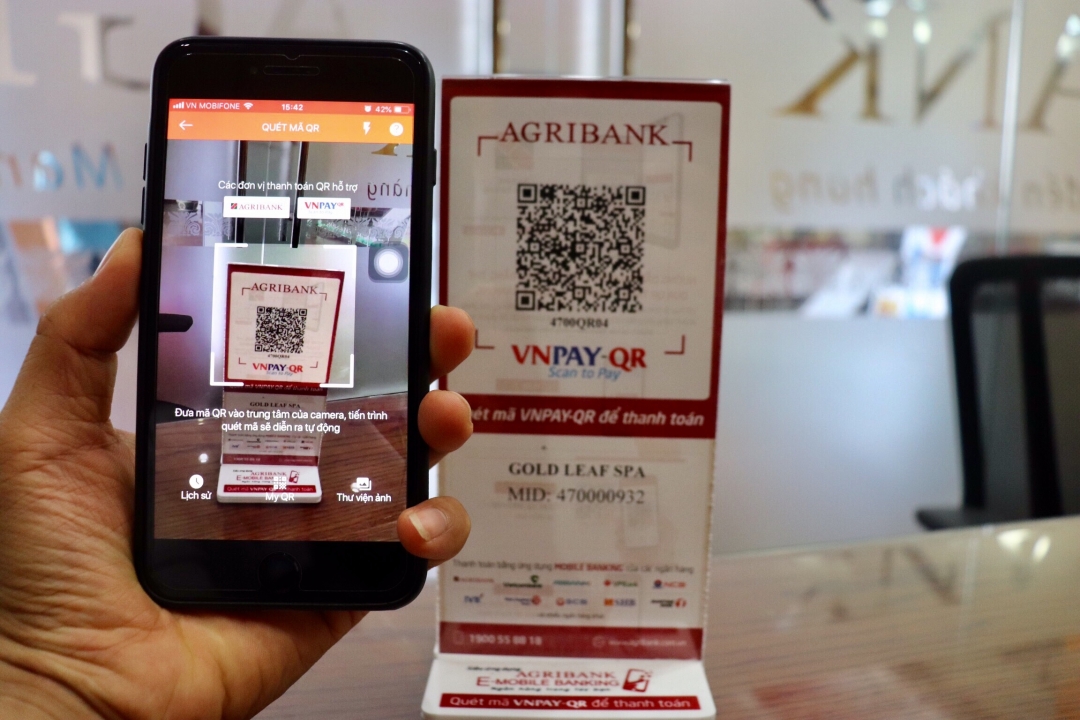 Tiếp tục triển khai thanh toán không dùng tiền mặt trong trường học